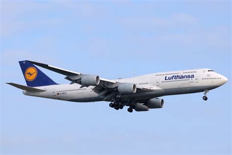 Lufthansa Boeing 747 Landing On Frankfurt Airport Airport Editorial