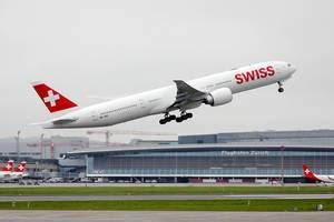 Swiss Air Lines A Taxiing In Zurich Airport Creative Commons Bilder