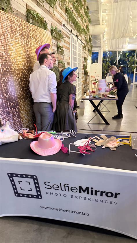 Selfie Mirror Photo... - Selfie Mirror Photo Experiences