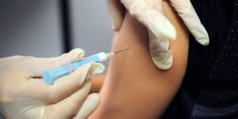 Coronavirus Pourquoi Faut Il Faire Vacciner Ses Enfants Contre La