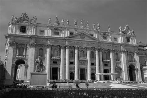 Roma Papal Major Basilica Of St Peter In The Vatican Stock Photo