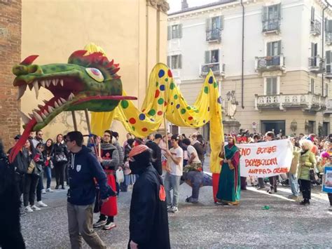 Il Monferrato Carnevale Grande Festa Per Le Vie Del Centro Di Casale