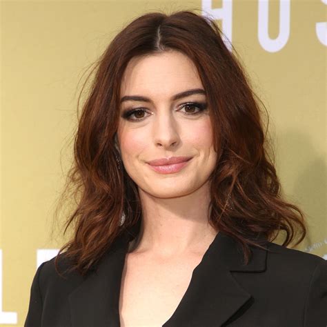 Anne Hathaway Just Got Spring’s Hottest Haircut—And Now We Want It! - SHEfinds