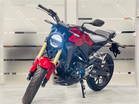Купить б у Honda CB 300R инжектор 6 передач в Санкт Петербурге красный naked bike 2023 года по