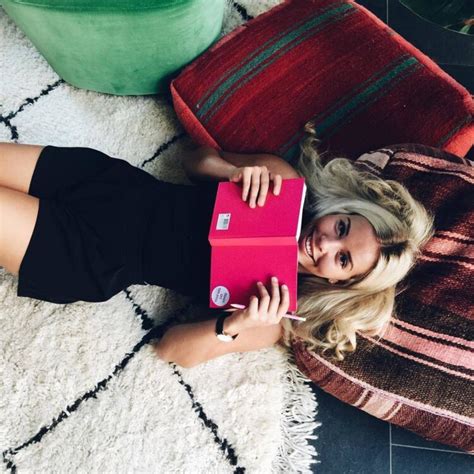 7 Hot Sexy Esmee Trouw Bikini Pics