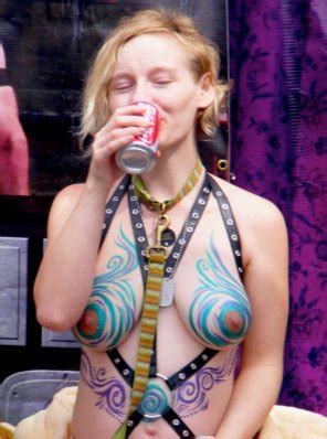 Singing Performance Singer Mouth Porn Pic