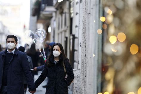 Da Oggi Obbligo Di Mascherina All Aperto In Centro E Luoghi Affollati