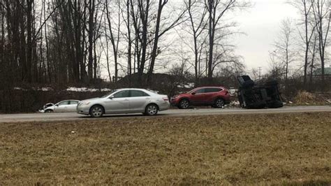 3 Car Crash On I 680 In Boardman Sends 2 To Hospital