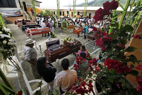 Las Desgarradoras Imágenes Que Deja Tragedia En Rosas Cauca