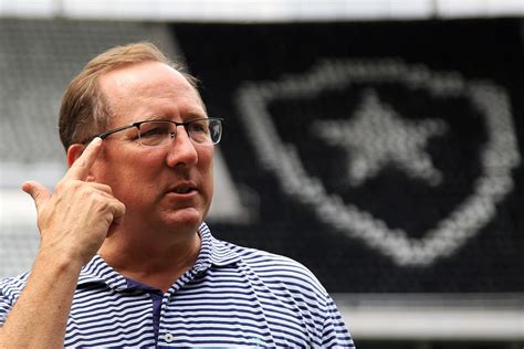 John Textor faz previsão antes de final entre Botafogo e Palmeiras