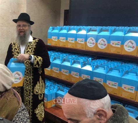 For Second Year Ukrainian Jews Celebrate Purim Amid War