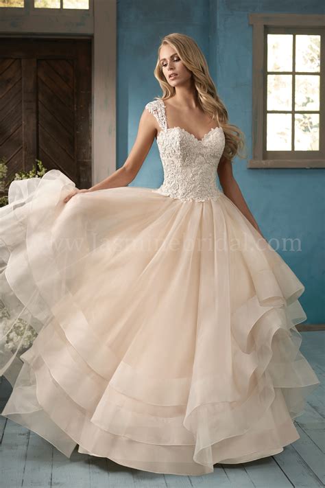 Ball Gown Wedding Dresses With Sweetheart Neckline And Lace