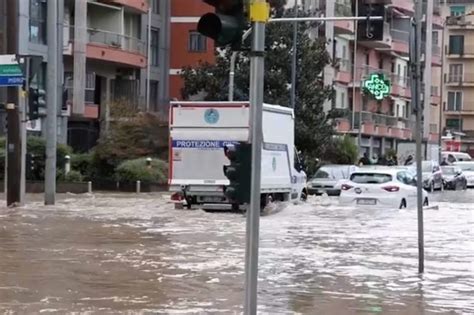 Maltempo A Milano Citt Allagata Dopo Esondazione Del Seveso E