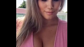 Mostrando As Tetas 2 XVIDEOS
