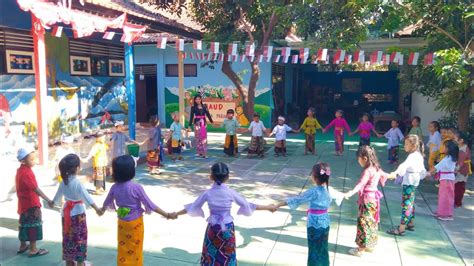 Kamis Budaya Permainan Tradisional Meong Meongan Bersama Anak Anak