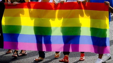 La historia de la bandera arcoíris símbolo del orgullo gay