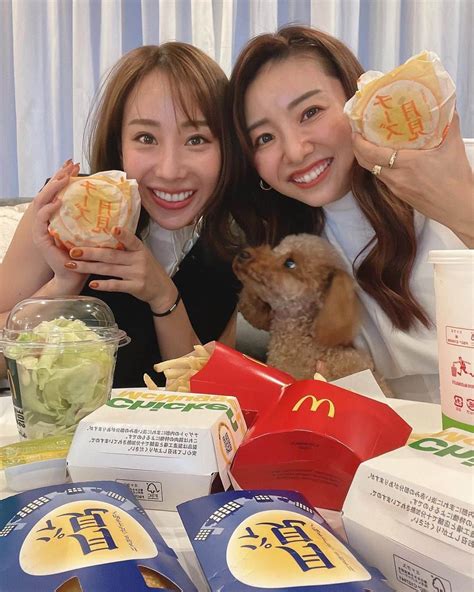 まりなさんのインスタグラム写真 まりなinstagram「お月見チートデー🌙🍔 🌙🍔 🌙🍔 🌙 満月の日に、初宝塚に行ってきました