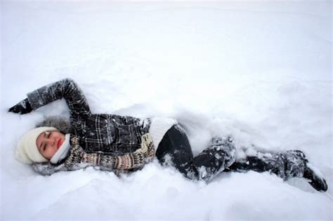 Snow Style | Snow fashion, Style, Holiday fashion