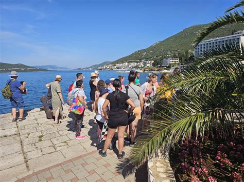 Brojni Turisti Za Vikend Stigli U Neum Evo Kakve Su Ih Cijene Hrane I