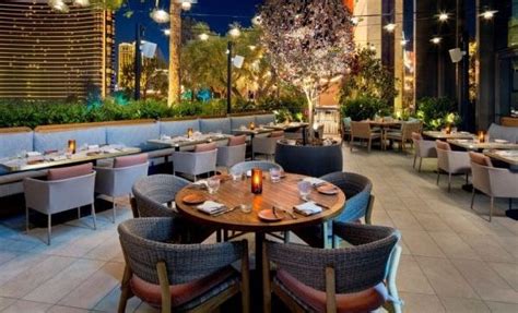 Outdoor Dining On The Las Vegas Strip