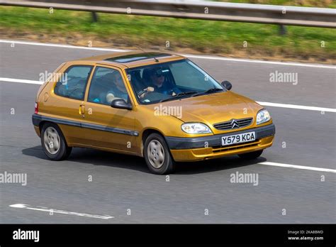 Citroen Saxo Essence Portes Bicorps Banque De Photographies Et D