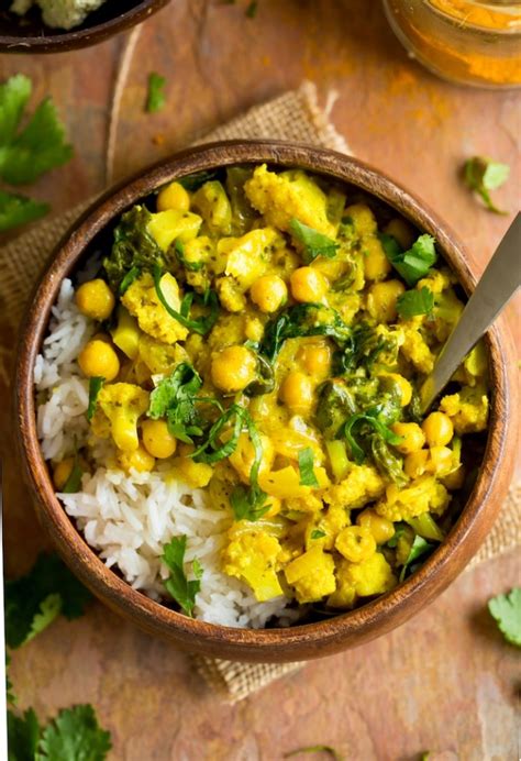 Yellow Cauliflower Chickpea Curry - A Saucy Kitchen