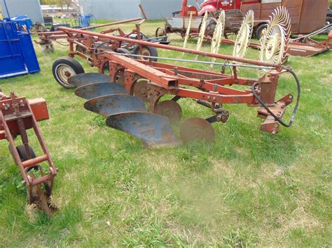 International Harvester 550 Tillage Plows for Sale | Tractor Zoom