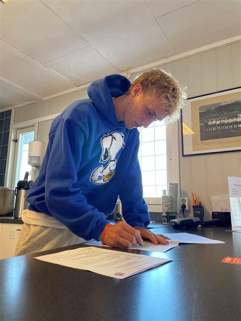 Simen gleder seg til søndag – Lillehammer Fotballklubb