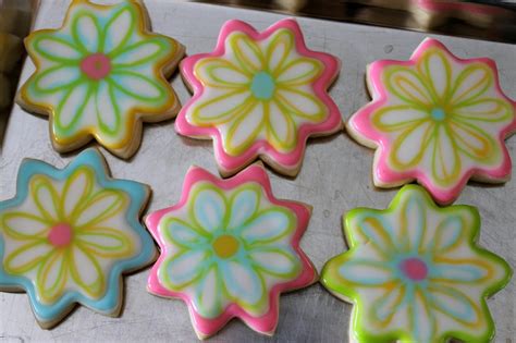 The Simple Cake: Spring Flower Decorated Cookies