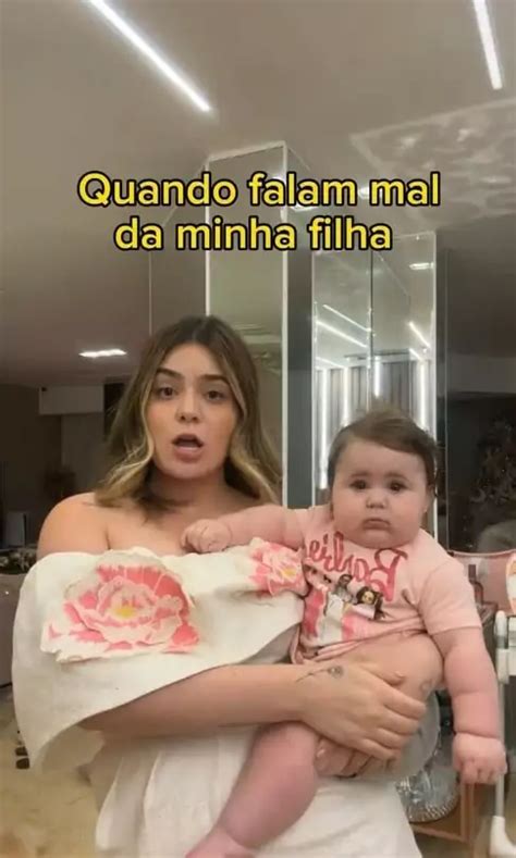 Viih Tube posa sua bebê e responde críticas nem comecei