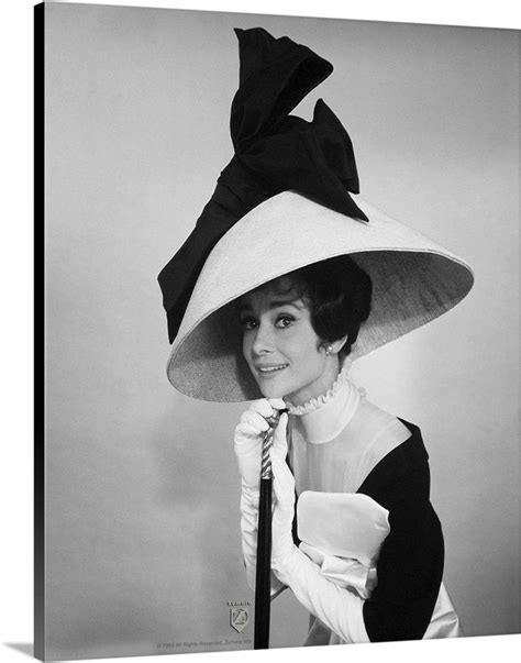 Audrey Hepburn B | Costumes de cinéma, Style audrey hepburn, Audrey hepburn