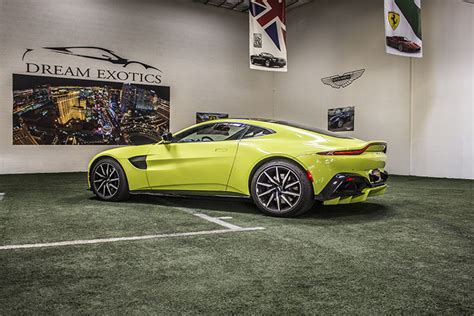 Aston Martin Vantage | Dream Exotics Las Vegas