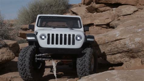 Up Close With The Axial Axi03007 Scx10™ Iii Jeep® Wrangler Rubicon Jlu