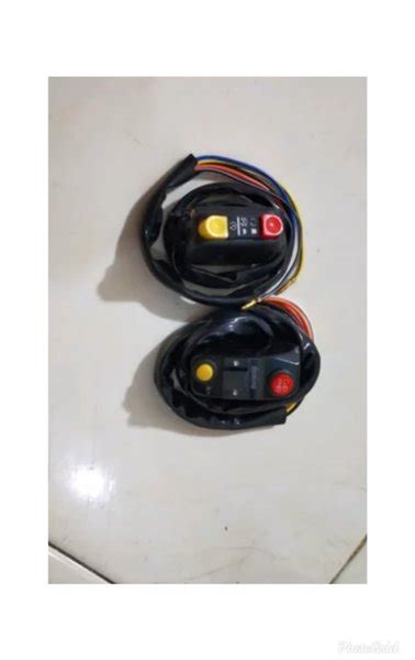 Jual SAKLAR DOMINO 1SET KIRI KANAN ON OFF LAMPU SEIN SEN KLAKSON Di