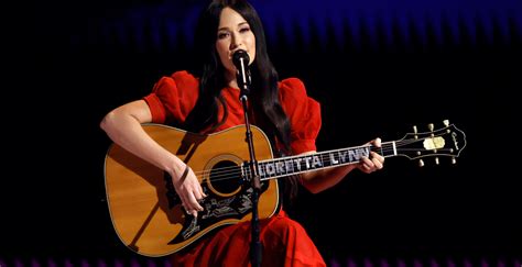 Kacey Musgraves' Granny Had Startled Reaction to Nude Album Cover: "You ...