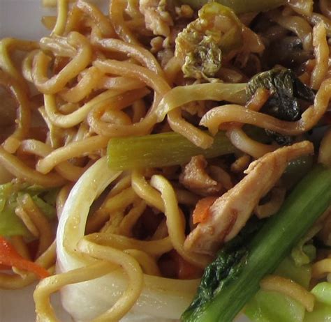 Food Glossary: Mie Goreng | Globe Troffer