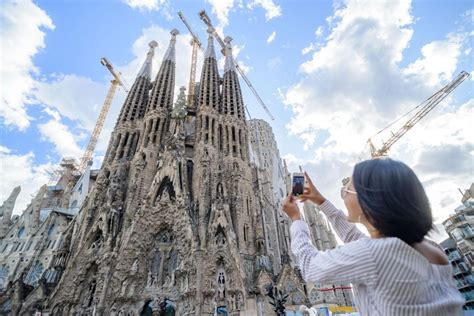 Private Barcelona Tour Explore Gaud And The Gothic Quarter