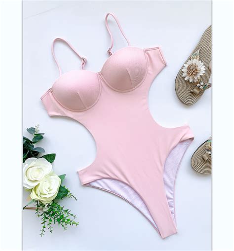 Tuyển chọn ảnh one piece mặc bikini với nhiều màu sắc và kiểu dáng khác nhau