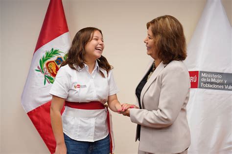 Día Internacional de la Mujer adolescente asume el cargo de ministra