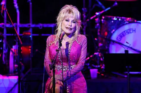 ACM Awards 2022: Dolly Parton Hosts, Performers and More to Know