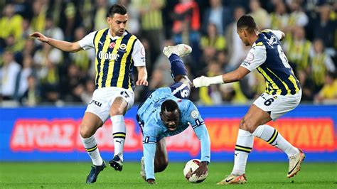 İlk yarı sonucu Fenerbahçe 1 Adana Demirspor 1 Önce Vatan Gazetesi