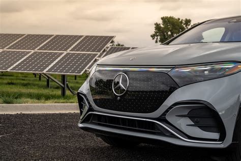 2023 Mercedes-Benz EQS SUV Is a Three-Row Electric Luxobarge - CNET