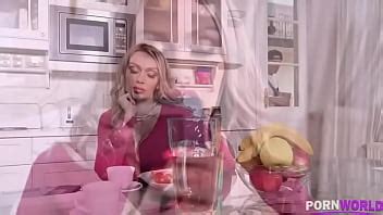 Busty Mega Milf Amber Jayne Gets A Hardcore Pussy Pounding By Delivery Boy GP XVIDEOS