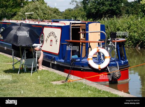 Thrupp Canal Hi Res Stock Photography And Images Alamy