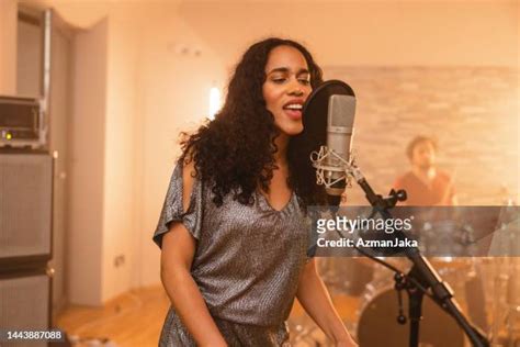 Female Lead Singers Photos And Premium High Res Pictures Getty Images