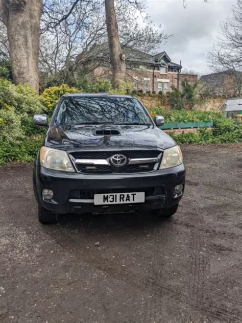 2009 TOYOTA HILUX Invincible Double Cab D C 3 0 D4 D Auto 4X4 Black