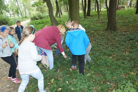 Spacer W Poszukiwaniu Jesieni Szkola Podstawowa W Malanowie