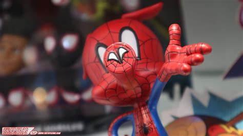 Hot Toys 蜘蛛俠跳入蜘蛛宇宙 女主角Spider Gwen 實物樣辦登場 Toys Zone D 玩具兄弟 Figures Price List Reviews