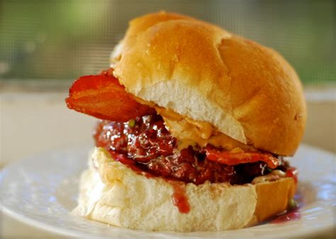 peanut butter & pepper jam bacon burger | ChinDeep