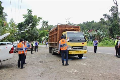 Dishub Balangan Tertibkan Truk Bermuatan Berat Koran Metro7 Online